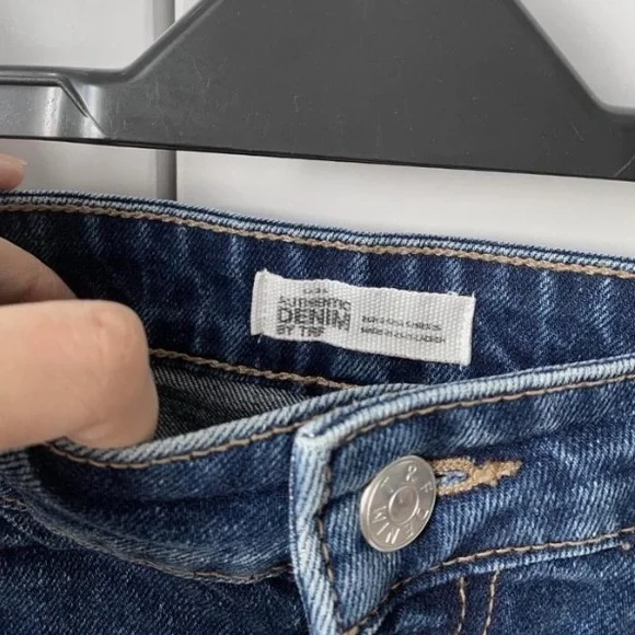 ZARA DENIM MIDI SKIRT WITH FRINT SLIT - Picture 4 of 4